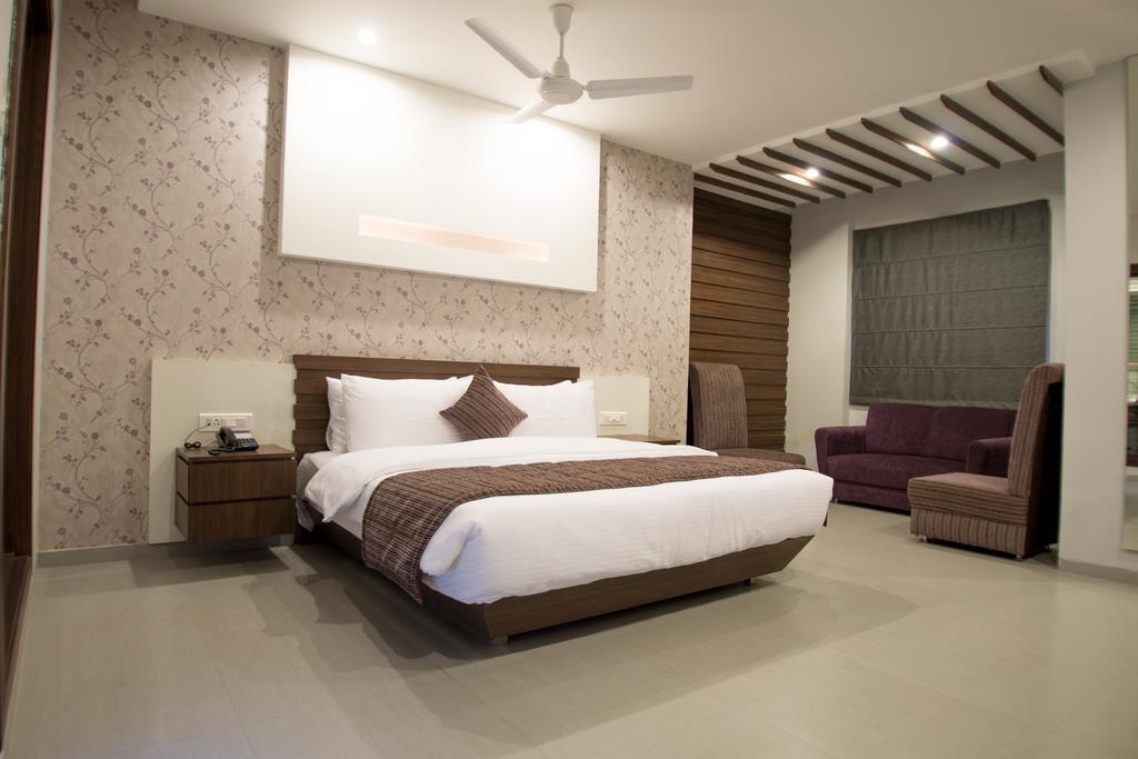 Hotel Narula'S Aurrum Amritsar Eksteriør billede