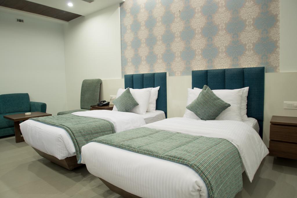 Hotel Narula'S Aurrum Amritsar Eksteriør billede