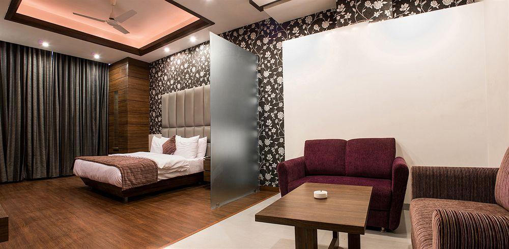 Hotel Narula'S Aurrum Amritsar Eksteriør billede