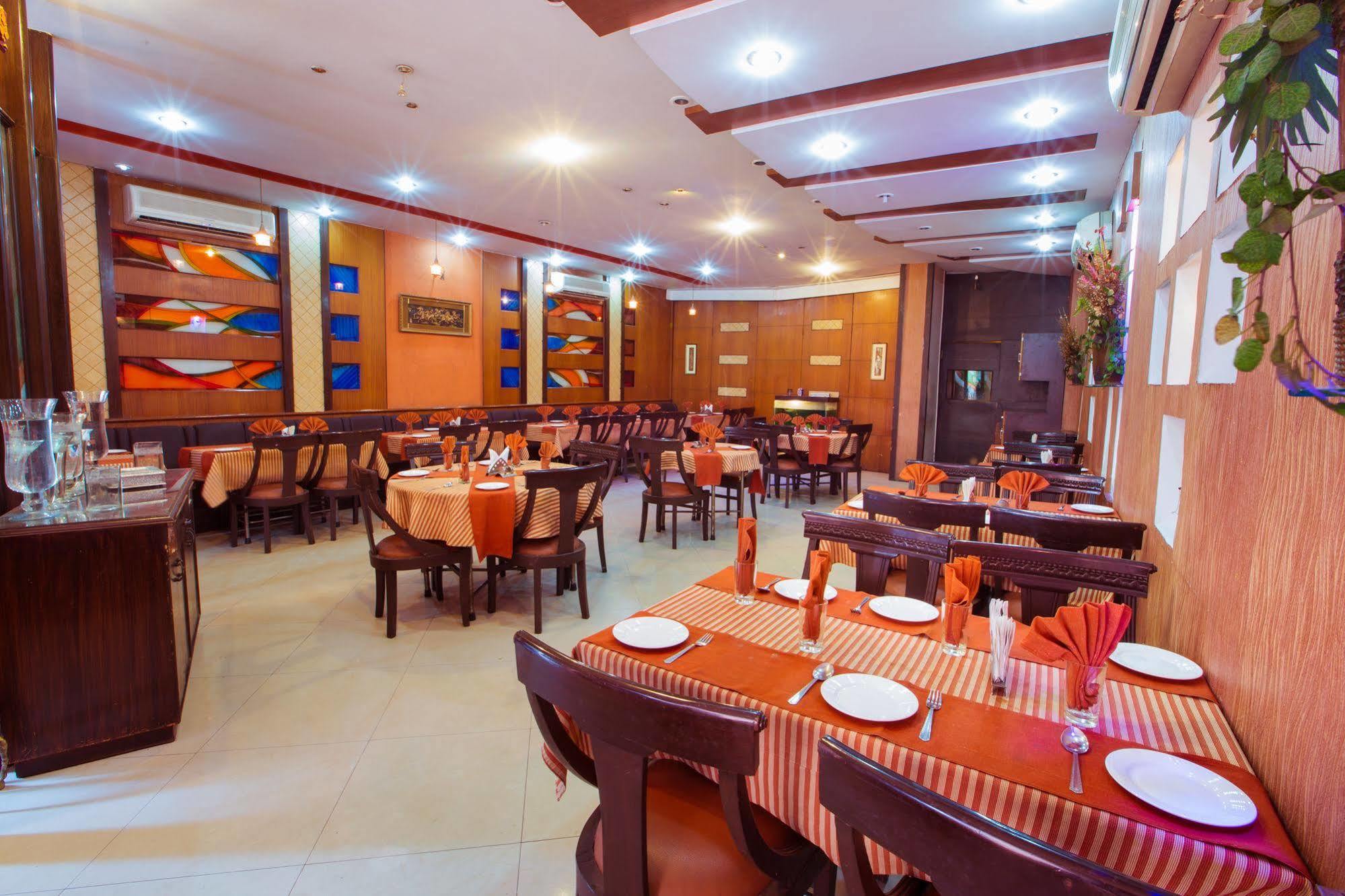 Hotel Narula'S Aurrum Amritsar Eksteriør billede