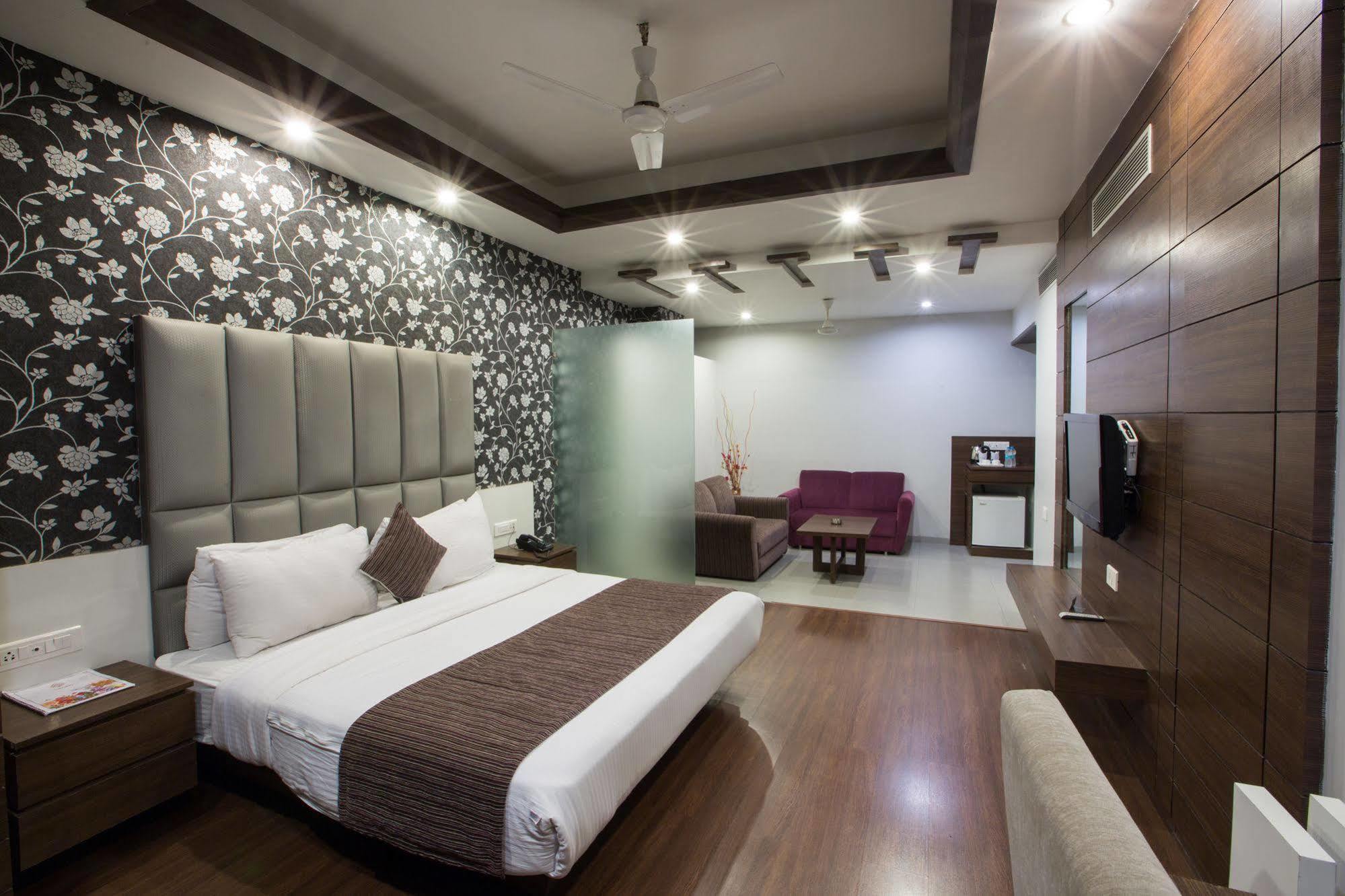 Hotel Narula'S Aurrum Amritsar Eksteriør billede