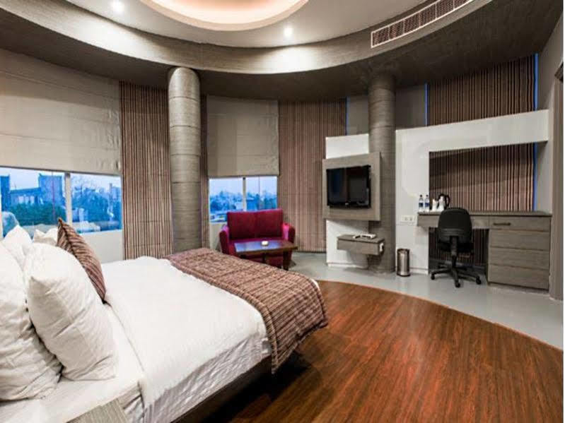 Hotel Narula'S Aurrum Amritsar Eksteriør billede