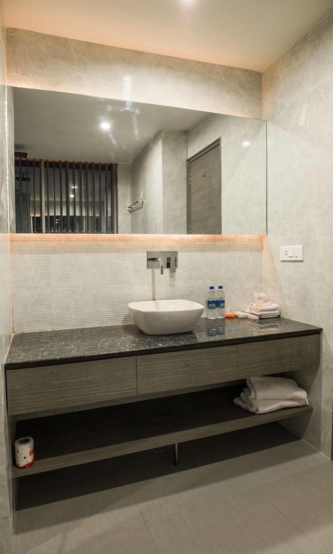 Hotel Narula'S Aurrum Amritsar Eksteriør billede