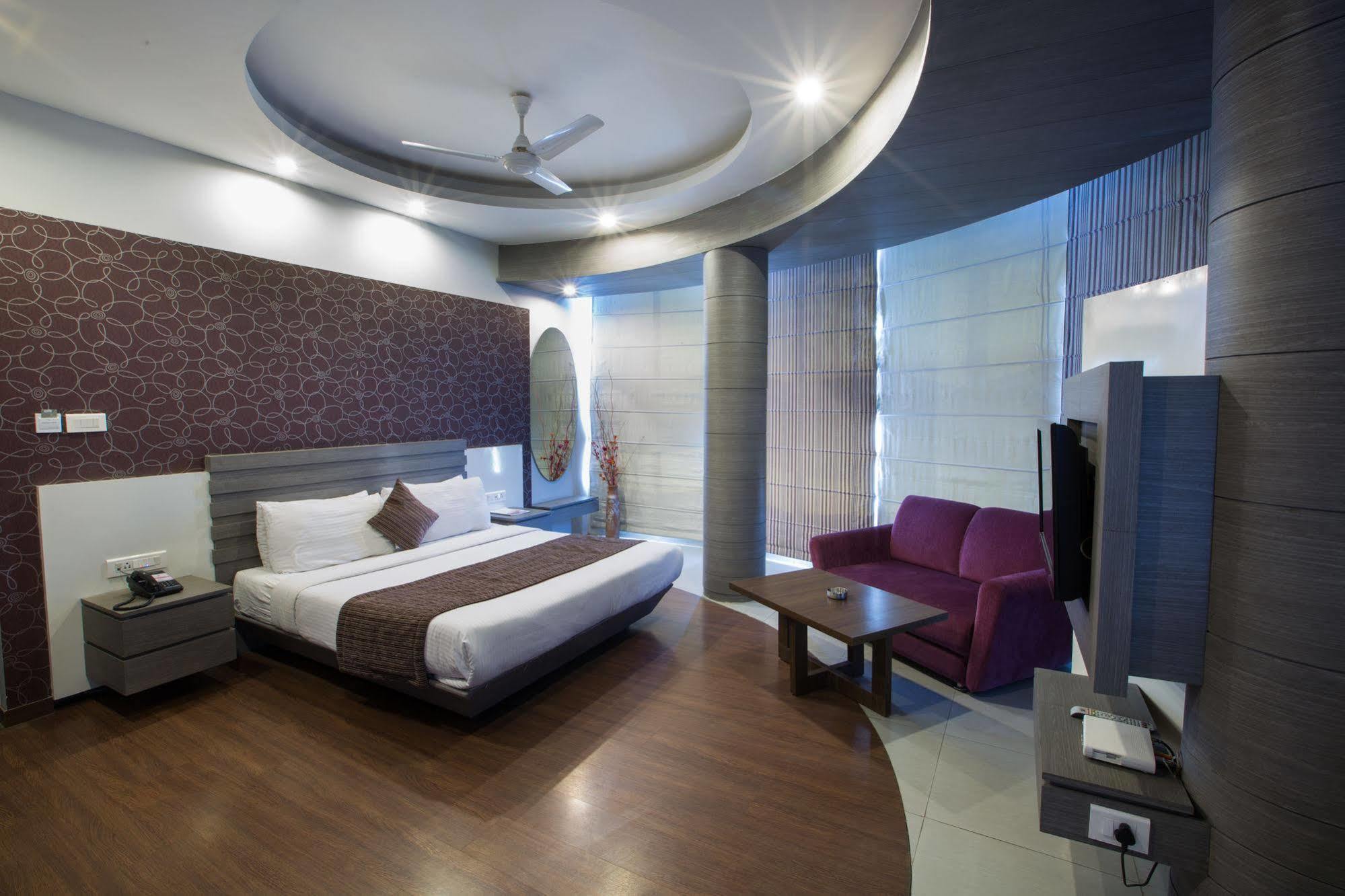 Hotel Narula'S Aurrum Amritsar Eksteriør billede