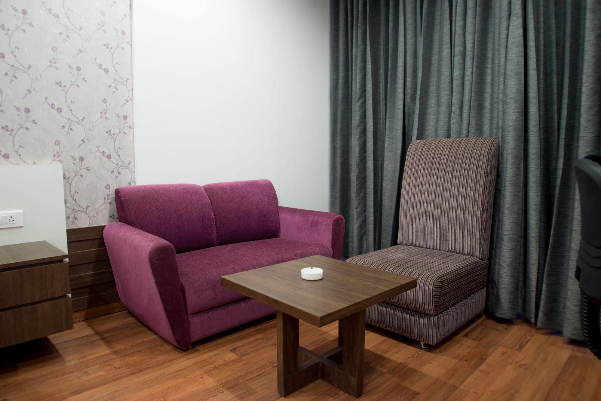 Hotel Narula'S Aurrum Amritsar Eksteriør billede
